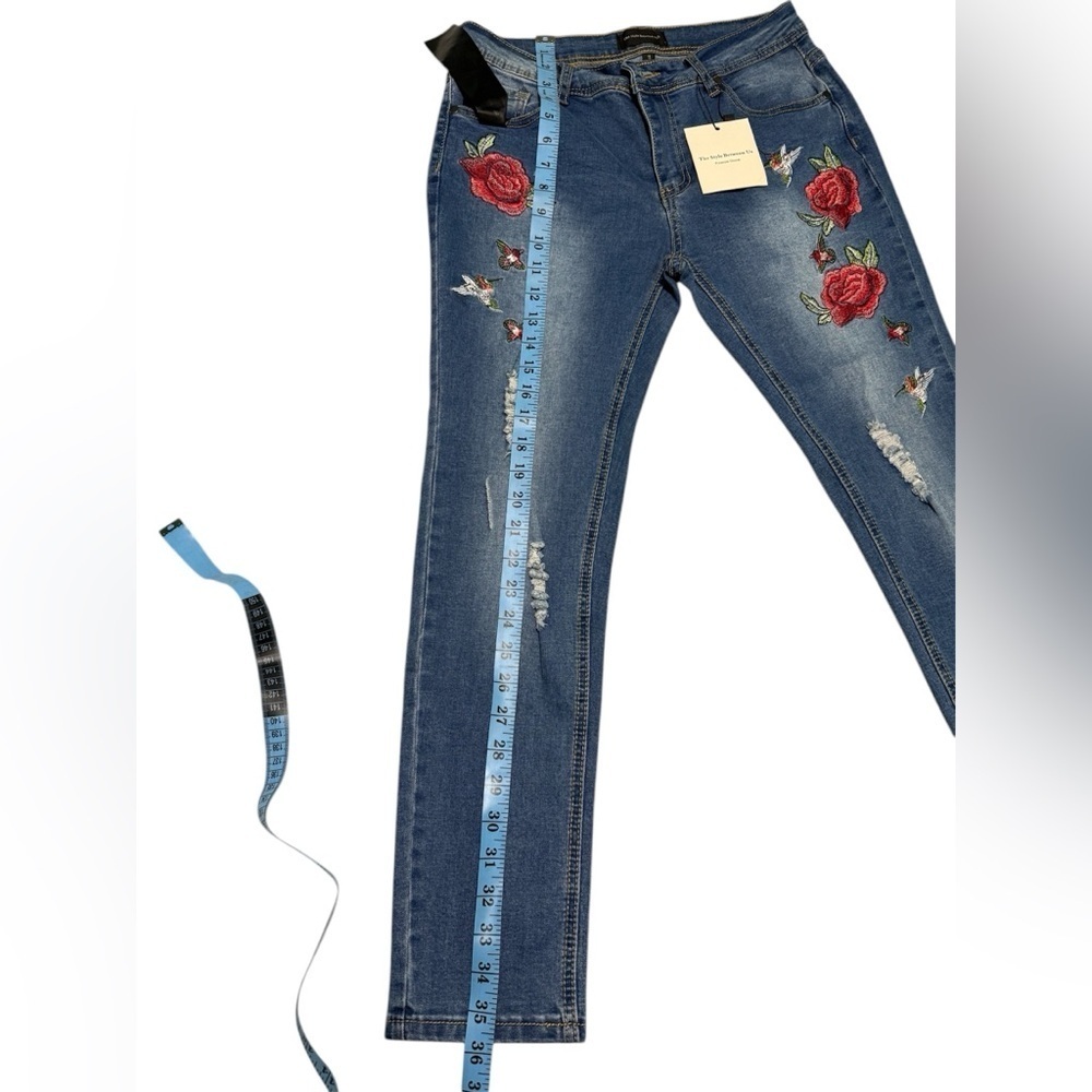 The Style Between US Denim Mid Rise Distressed Floral Embroidered Skinny Jean - Picture 4 of 7